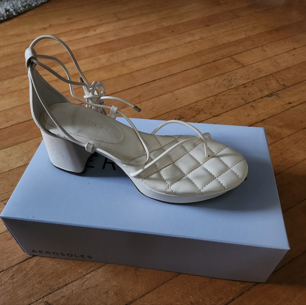 Aerosoles Chunky White Platform Heels
